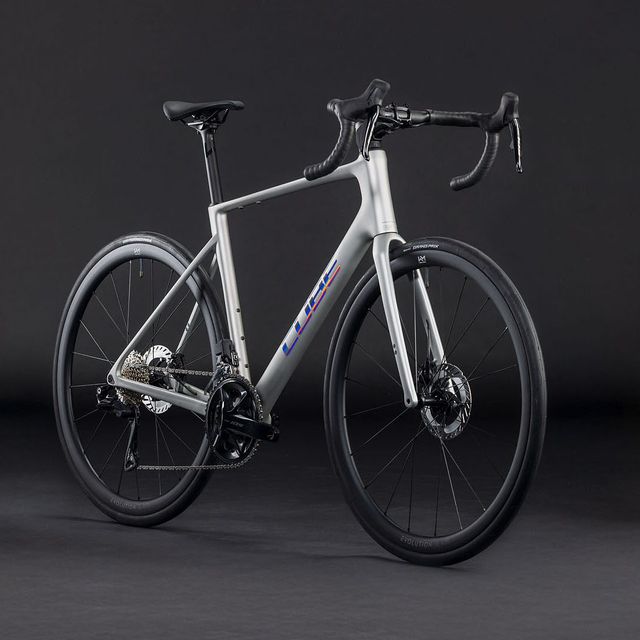 CUBE Attain C:62 SLX maantiepyörä